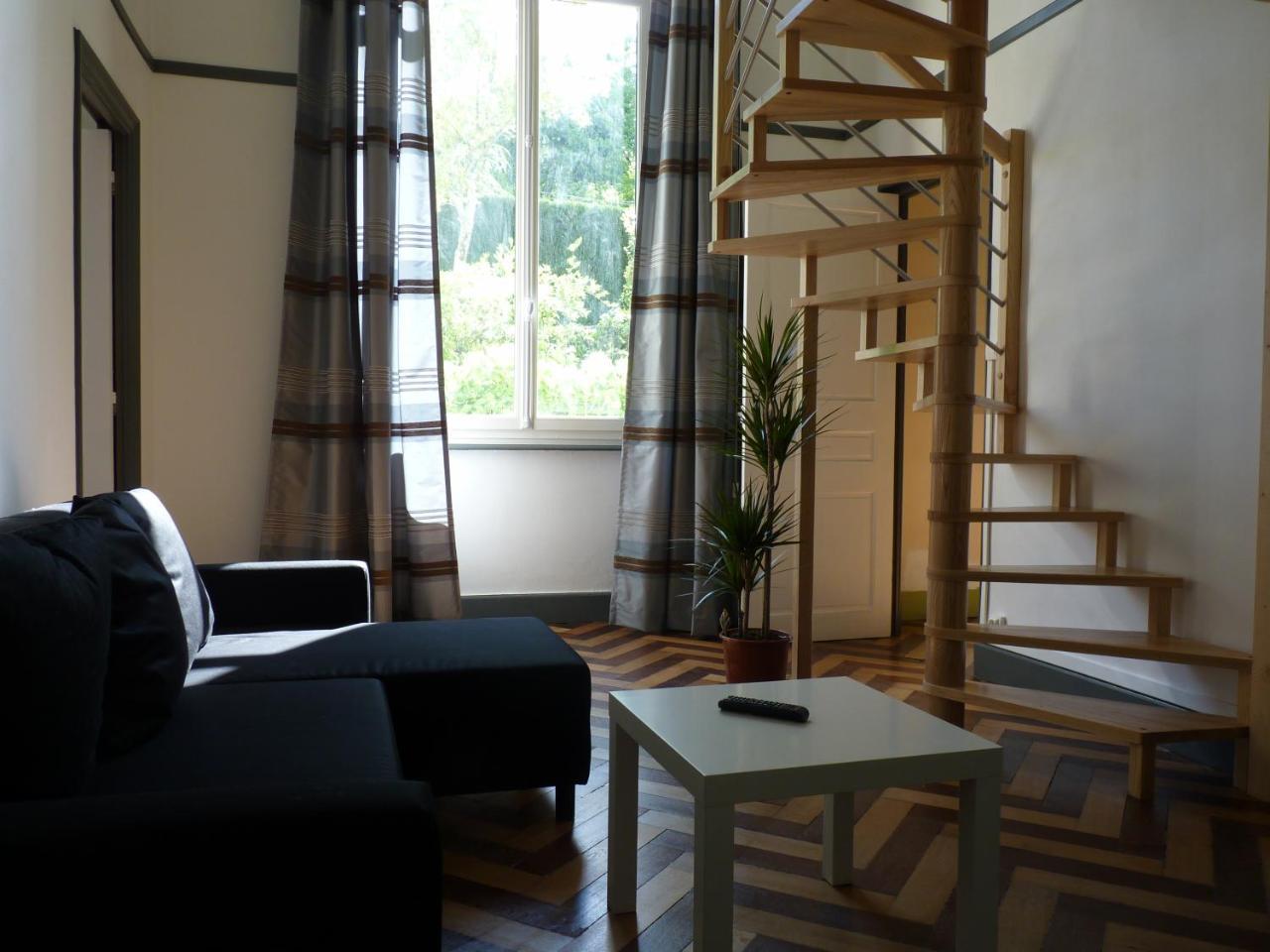Family Room Garden View